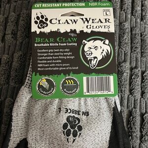 Bear Claw Gloves - Black and Gray